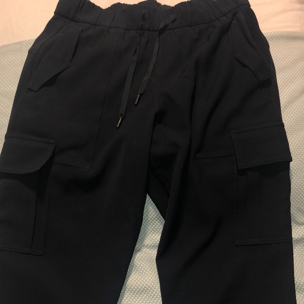 On The Fly (old cut-not super high waisted) Woven Material